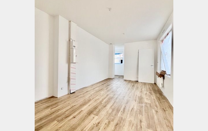 Local / Bureau TROYES (10000) 33 m<sup>2</sup> 600 € 