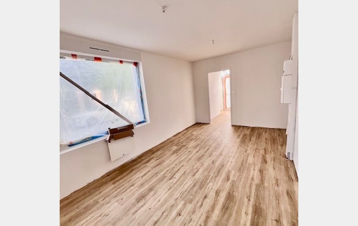 Local commercial TROYES (10000)  33 m2 600 € 