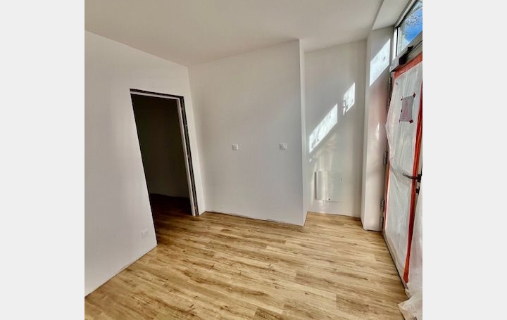 Local commercial TROYES (10000)  33 m2 600 € 