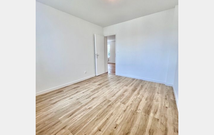 3 Pièces TROYES (10000)  62 m2 830 € 