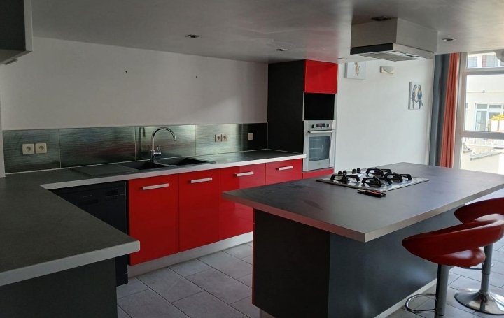 4 Pièces SAINT-JULIEN-LES-VILLAS (10800)  147 m2 950 € 