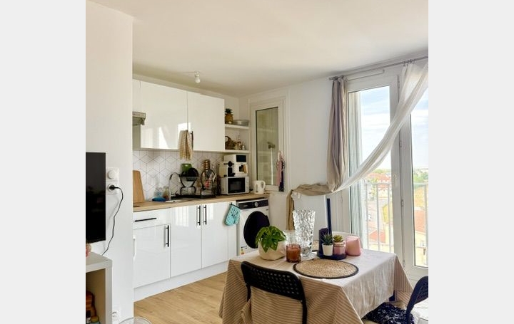 Studio TROYES (10000)  27 m2 505 € 