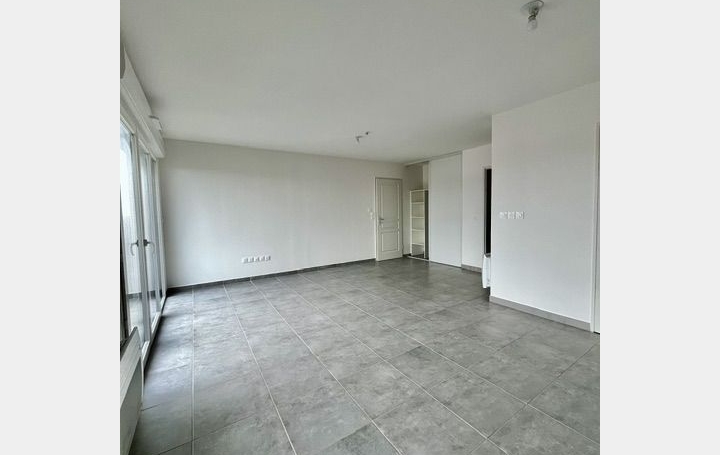 2 Pièces FAGNIERES (51510)  51 m2 604 € 