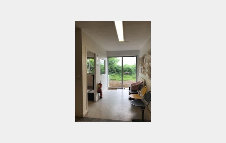 Local d'activité LA CHAPELLE-SAINT-LUC (10600)  1 450 m2 4 800 € 