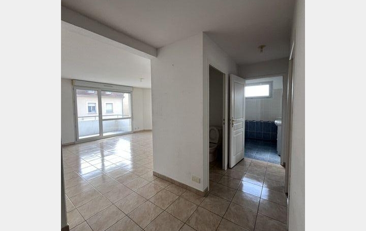 3 Pièces TROYES (10000)  70 m2 780 € 