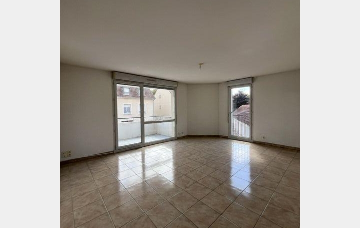 3 Pièces TROYES (10000)  70 m2 780 € 