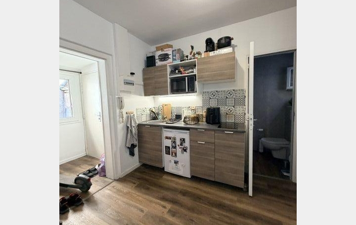 Studio TROYES (10000)  23 m2 411 € 