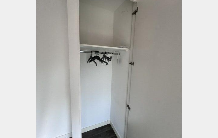 Studio TROYES (10000)  20 m2 283 € 