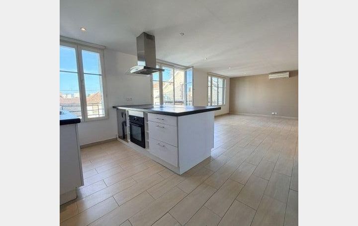 3 Pièces TROYES (10000)  81 m2 790 € 