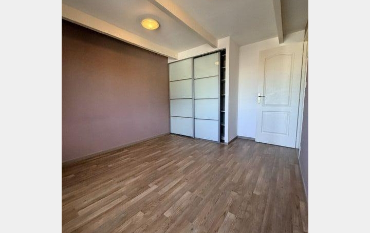 3 Pièces TROYES (10000)  81 m2 790 € 