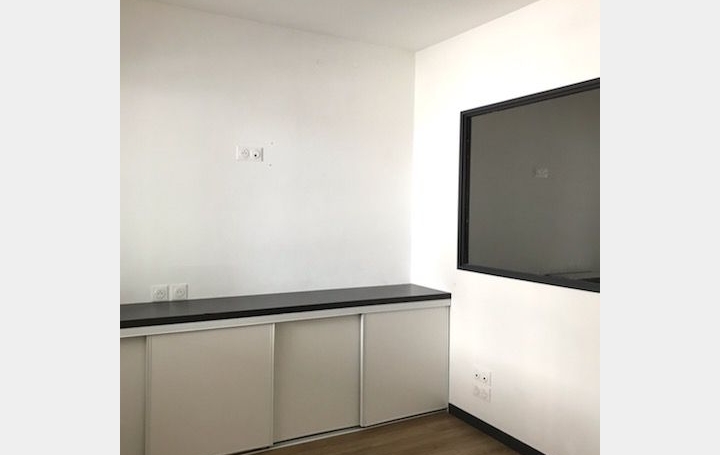 Local commercial TROYES (10000)  95 m2 112 350 € 