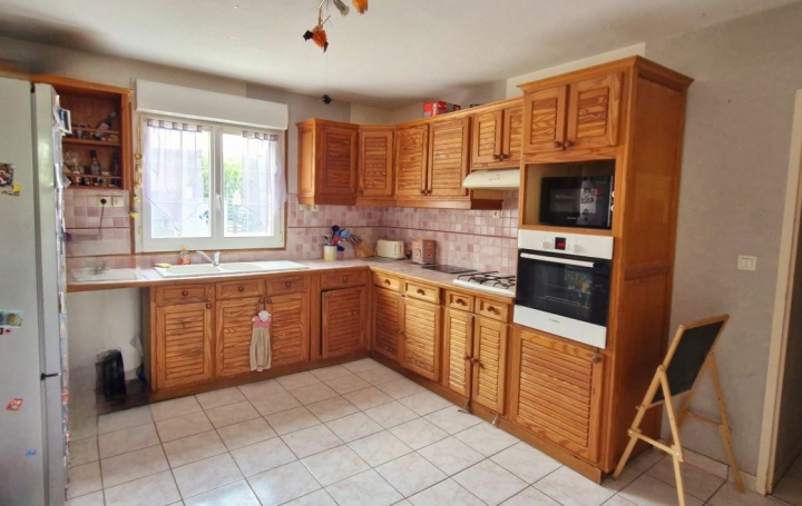 Maison COURTERANGES (10270)  142 m2 339 000 € 