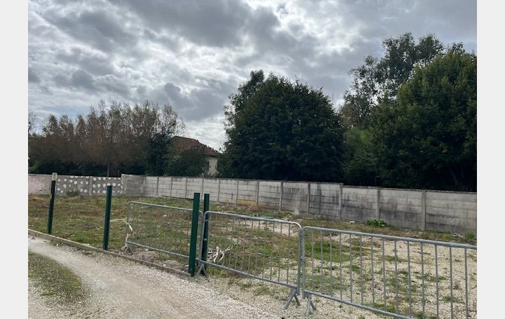 Terrain LA CHAPELLE-SAINT-LUC (10600)   54 000 € 