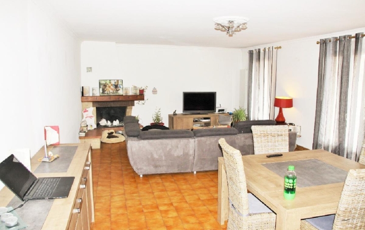 Réseau Immo-diffusion : Appartement P3  MEOUNES-LES-MONTRIEUX  96 m2 779 € 