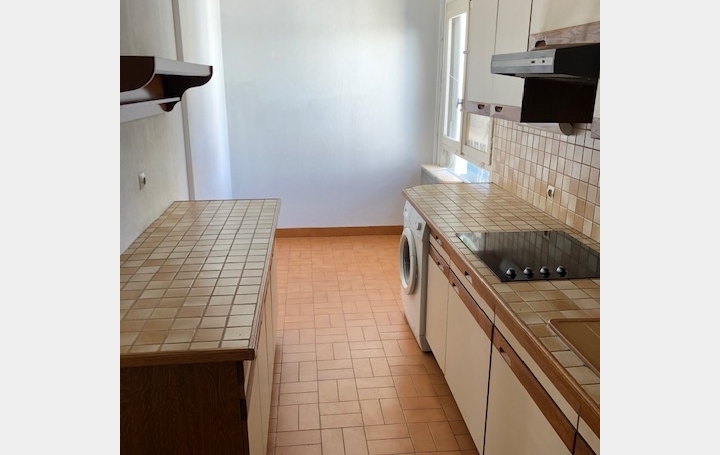 3 Pièces PLAN-DE-CUQUES (13380)  80 m2 1 200 € 