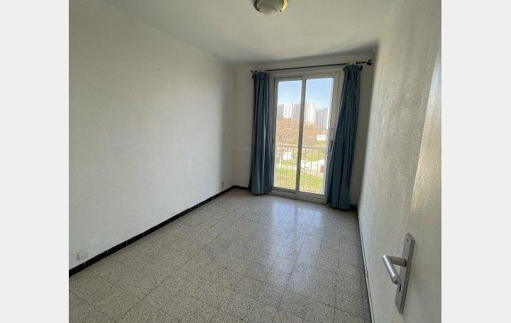 3 Pièces MARSEILLE (13014)  56 m2 805 € 