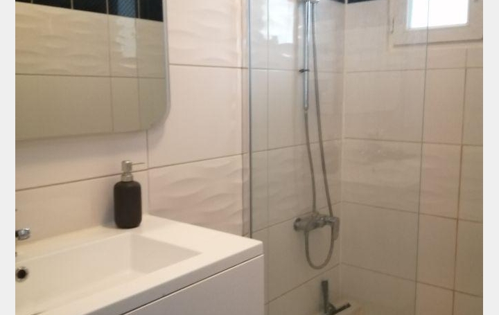 3 Pièces MARSEILLE (13015)  56 m2 820 € 