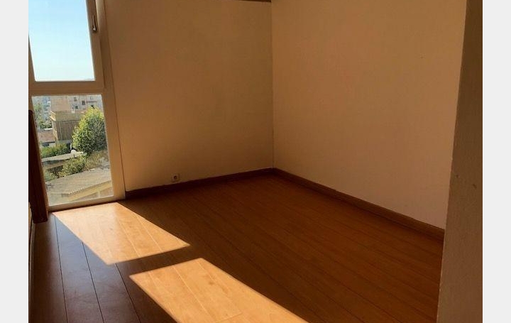 3 Pièces MARSEILLE (13014)  53 m2 830 € 