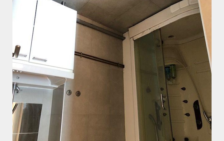 3 Pièces MARSEILLE (13014)  53 m2 830 € 
