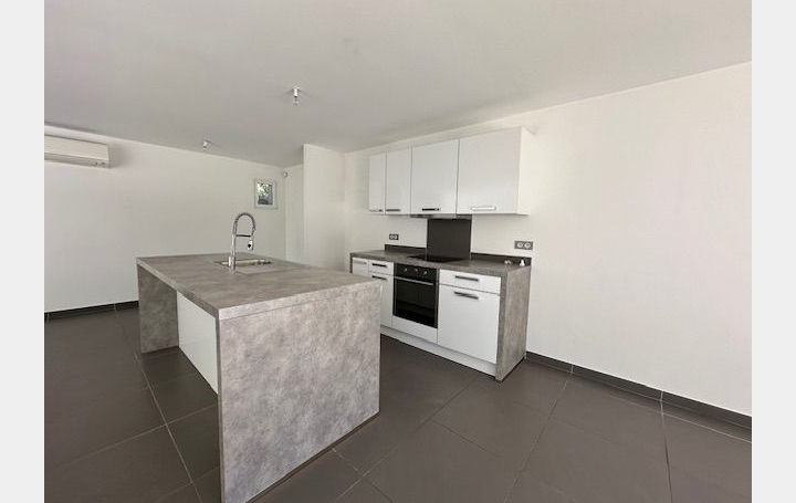 Maison MARSEILLE (13011)  135 m2 2 690 € 