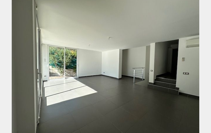 Maison MARSEILLE (13011)  135 m2 2 690 € 