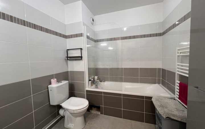 3 Pièces ALLAUCH (13190)  59 m2 1 007 € 