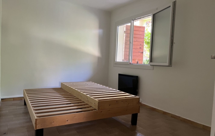 3 Pièces MARSEILLE (13013)  65 m2 1 250 € 