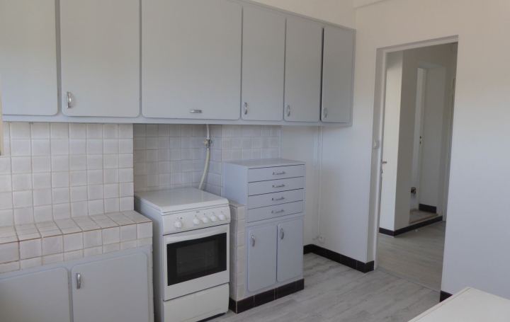 5 Pièces MARSEILLE (13013)  96 m2 1 200 € 