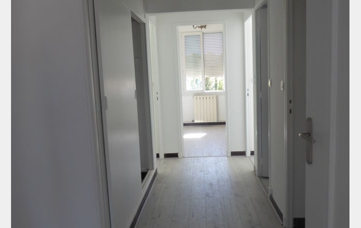 5 Pièces MARSEILLE (13013)  96 m2 1 200 € 
