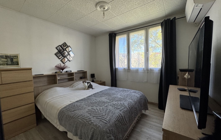 5 Pièces MARSEILLE (13009)  77 m2 1 190 € 