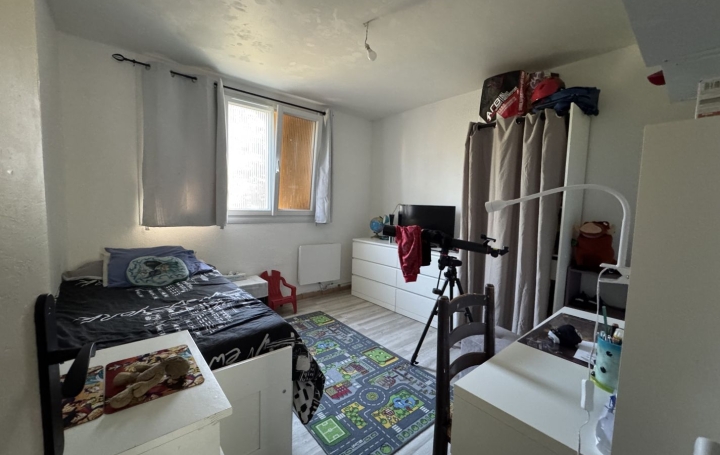5 Pièces MARSEILLE (13009)  77 m2 1 190 € 