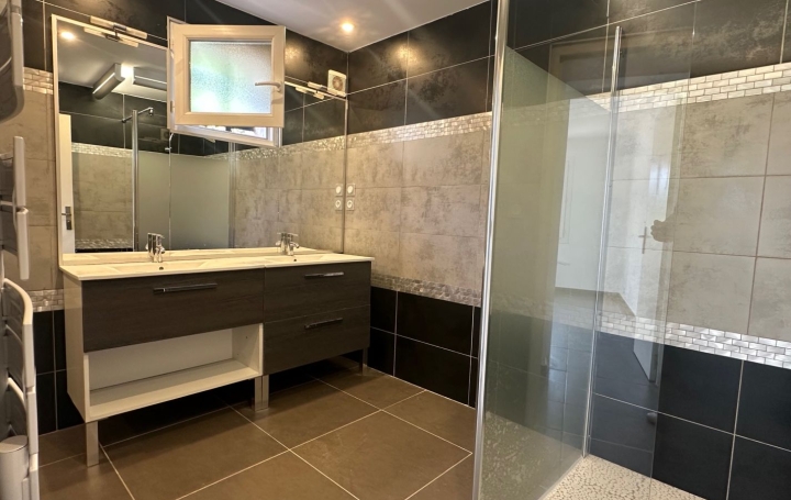 3 Pièces MARSEILLE (13013)  80 m2 1 400 € 