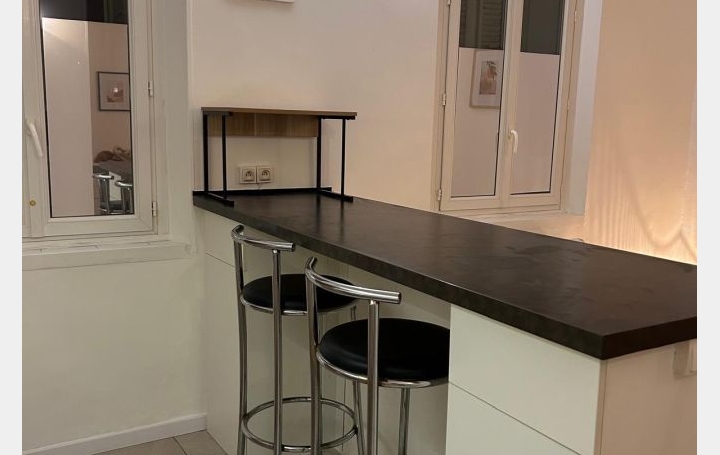 2 Pièces MARSEILLE (13005)  52 m2 800 € 