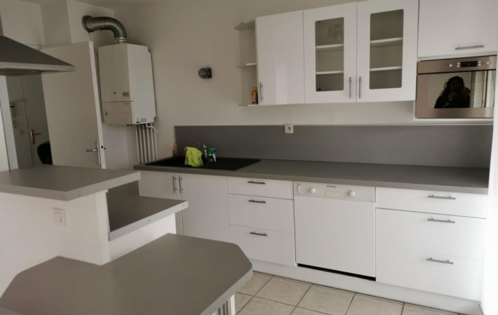 3 Pièces MARSEILLE (13013)  69 m2 1 150 € 