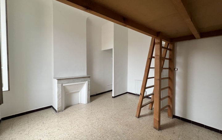 Studio MARSEILLE (13013)  33 m2 550 € 