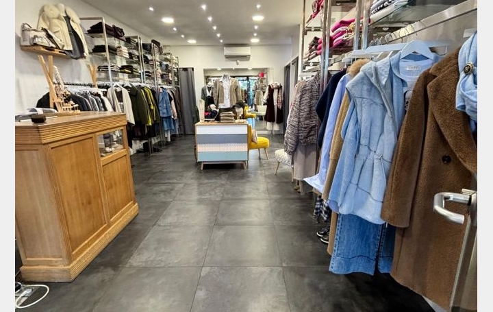 Local commercial PLAN-DE-CUQUES (13380)  63 m2 2 500 € 