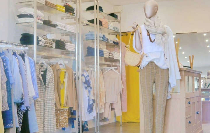 Local commercial PLAN-DE-CUQUES (13380)  63 m2 2 500 € 