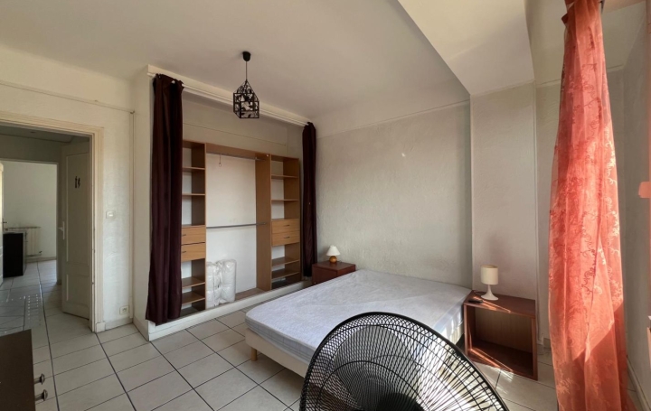 3 Pièces MARSEILLE (13004)  60 m2 800 € 