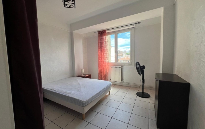 3 Pièces MARSEILLE (13004)  60 m2 800 € 