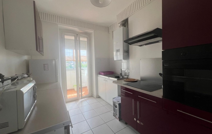 3 Pièces MARSEILLE (13004)  60 m2 800 € 