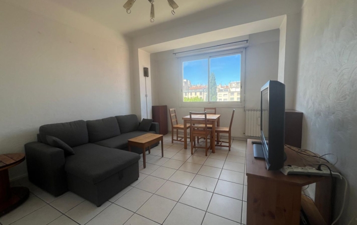 3 Pièces MARSEILLE (13004)  60 m2 800 € 