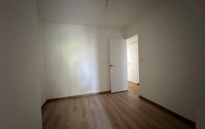 3 Pièces MARSEILLE (13013)  68 m2 890 € 