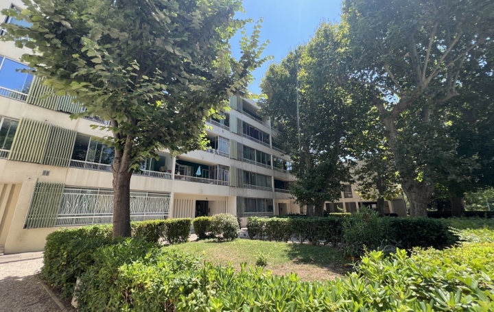 3 Pièces MARSEILLE (13013)  68 m2 890 € 