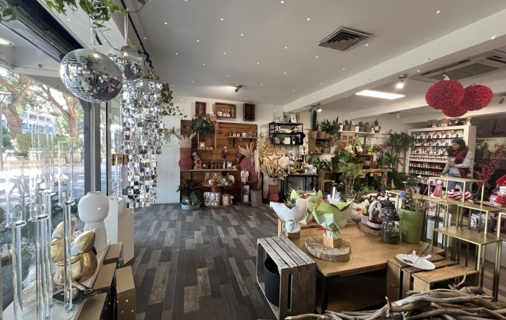 Activité commerciale PLAN-DE-CUQUES (13380)  90 m2 128 000 € 