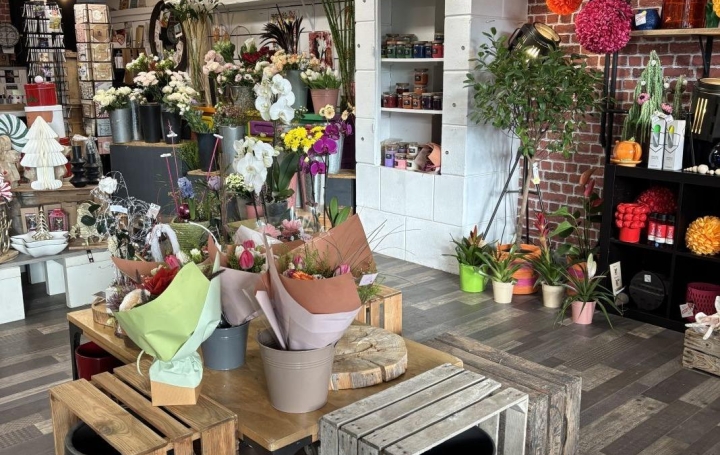 Activité commerciale PLAN-DE-CUQUES (13380)  90 m2 128 000 € 