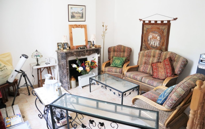 Maison de village BEAUFORT (34210)  141 m2 109 000 € 