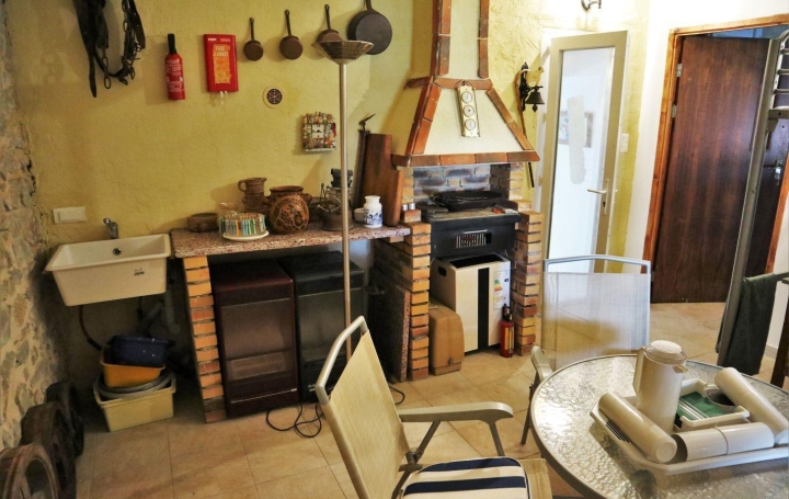 Maison de village BEAUFORT (34210)  141 m2 109 000 € 