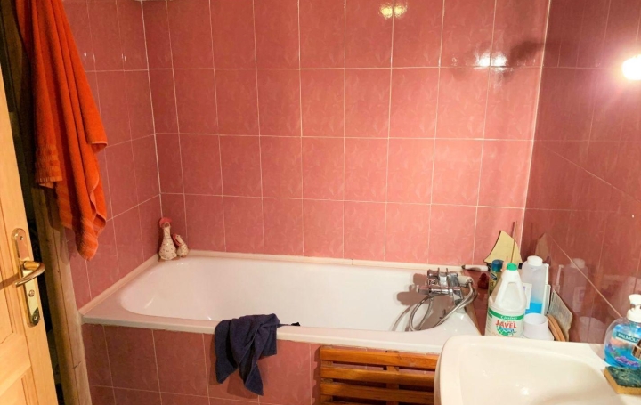 Maison de village BEAUFORT (34210)  141 m2 109 000 € 