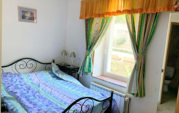 Maison de village BEAUFORT (34210)  141 m2 109 000 € 