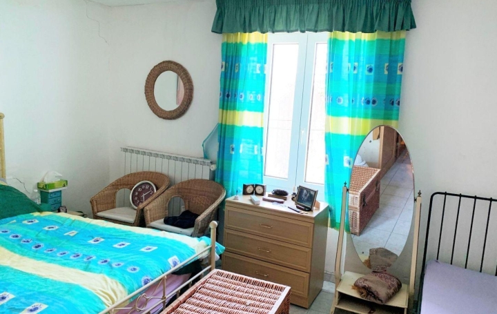 Maison de village BEAUFORT (34210)  141 m2 109 000 € 